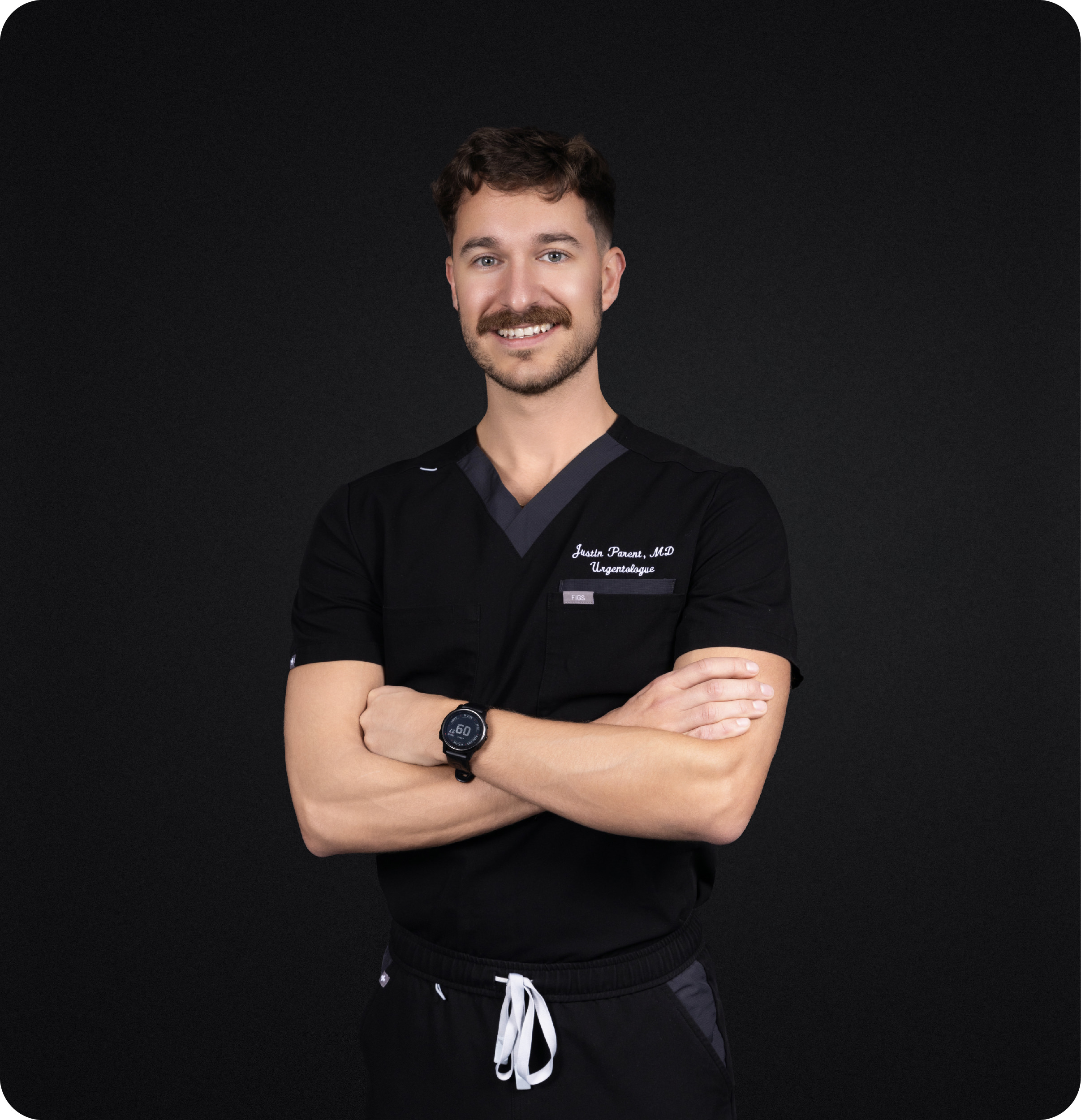 Portrait du Dr Justin Parent, spécialiste en esthétique médicale à la Clinique St Laurent Médico-Esthétique, illustrant son expertise et professionnalisme dans les soins esthétiques avancés.